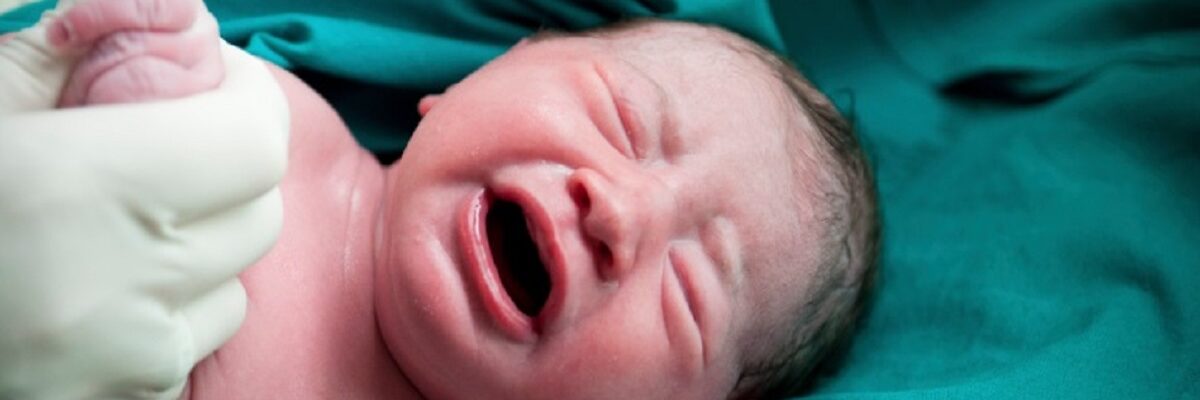 Reino Unido: Nació primer bebé con ADN de tres personas